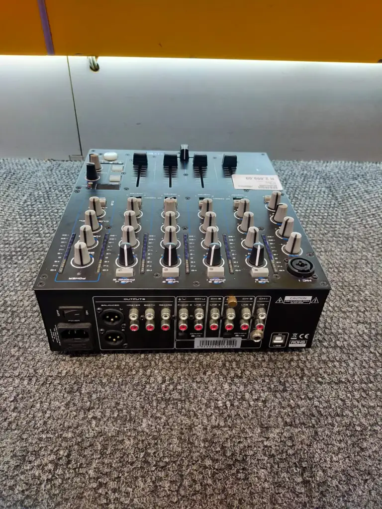 Hybrid Dj Mixer 4 + 1 Channel With Usb And Effects - View 5