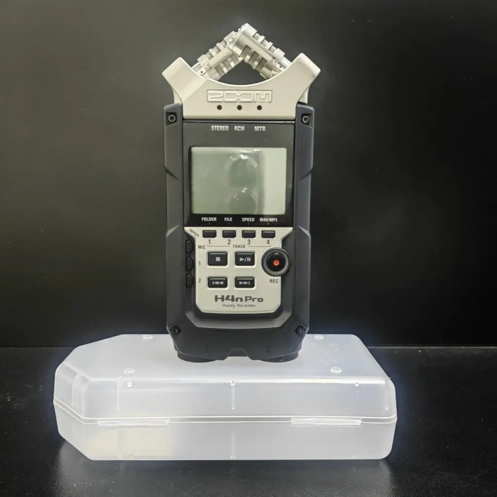 Zoom 4-Track Portable Recorder - View 2