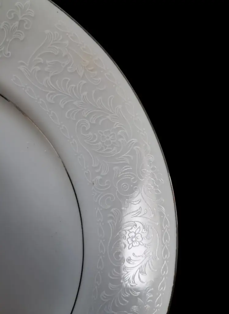 Silver Lace 65 Piece Dinner Set - View 3