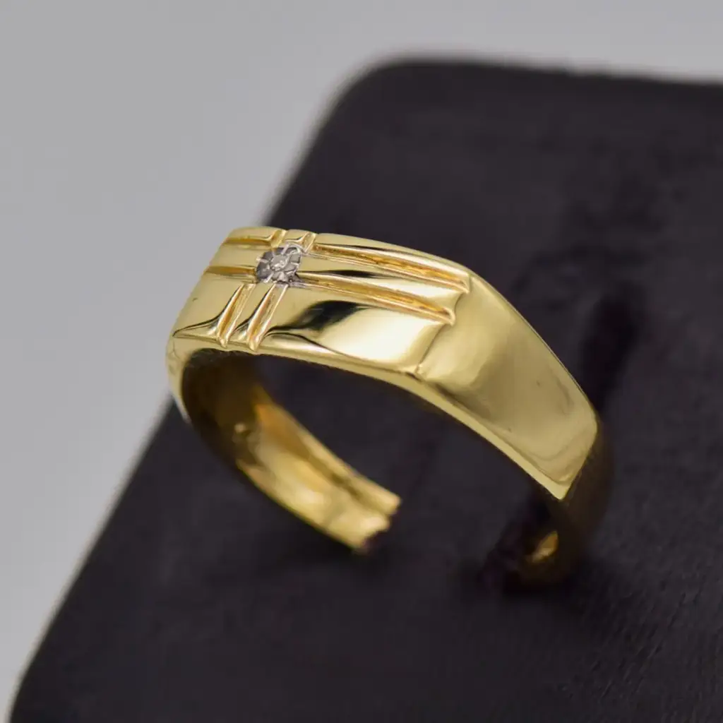 9ct Yellow Gold Men's Ring - View 3