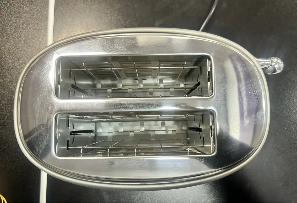 Totally Home 2-Slice Toaster Bt-703 - View 2