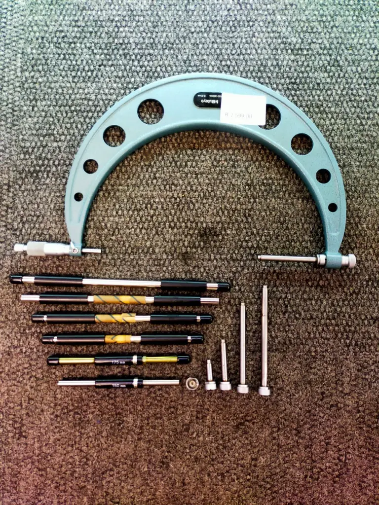 Mututoyo No.104-136 Caliper - View 2