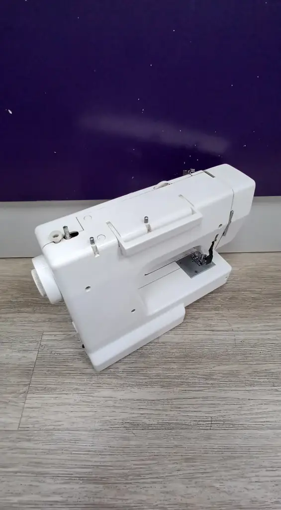Empisal Protea De Luxe Sewing Machine – Free Arm Mechanical Machine - View 2