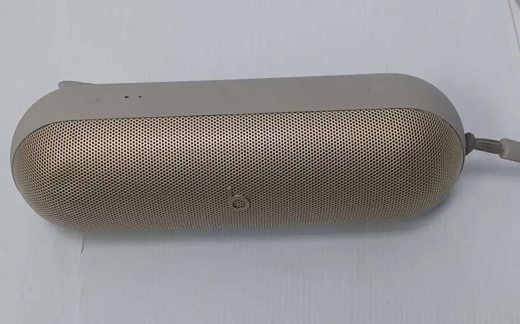 Apple Beats Pill A3211 Portable Speaker – Gold (Pre-Owned / Second-Hand)