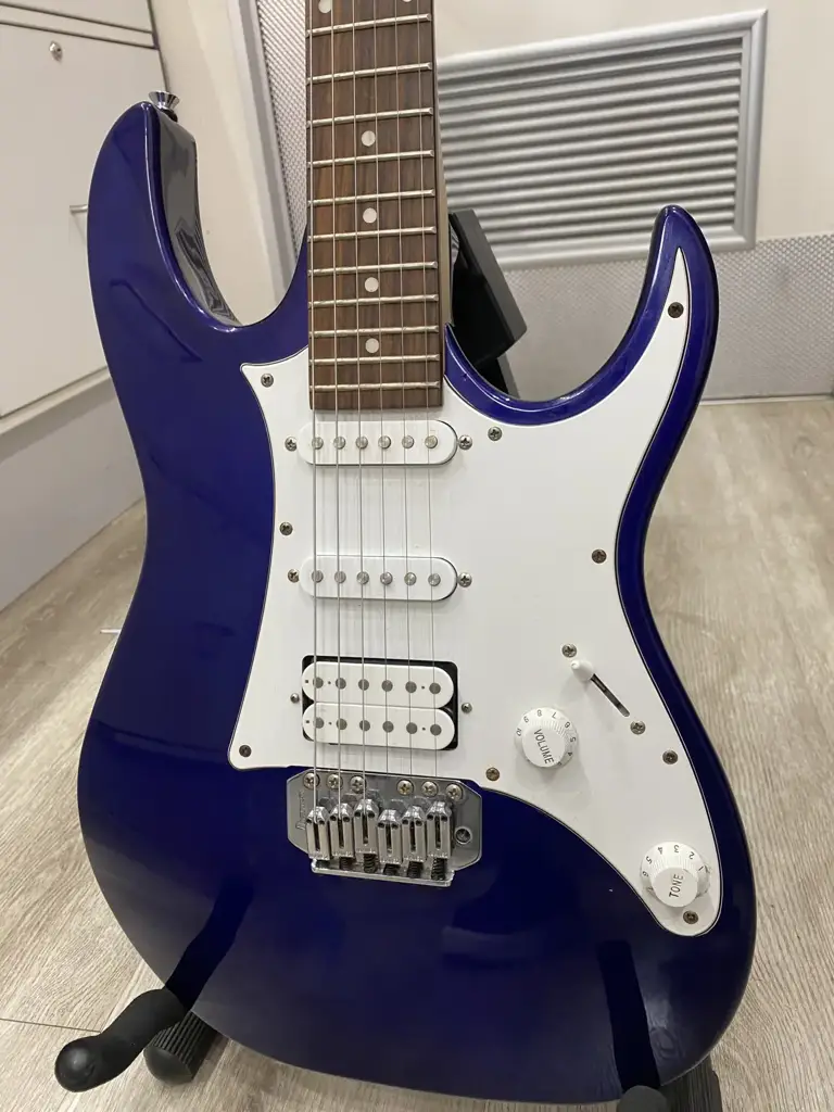 Ibanez Gio N427 Electric Guitar. - View 2