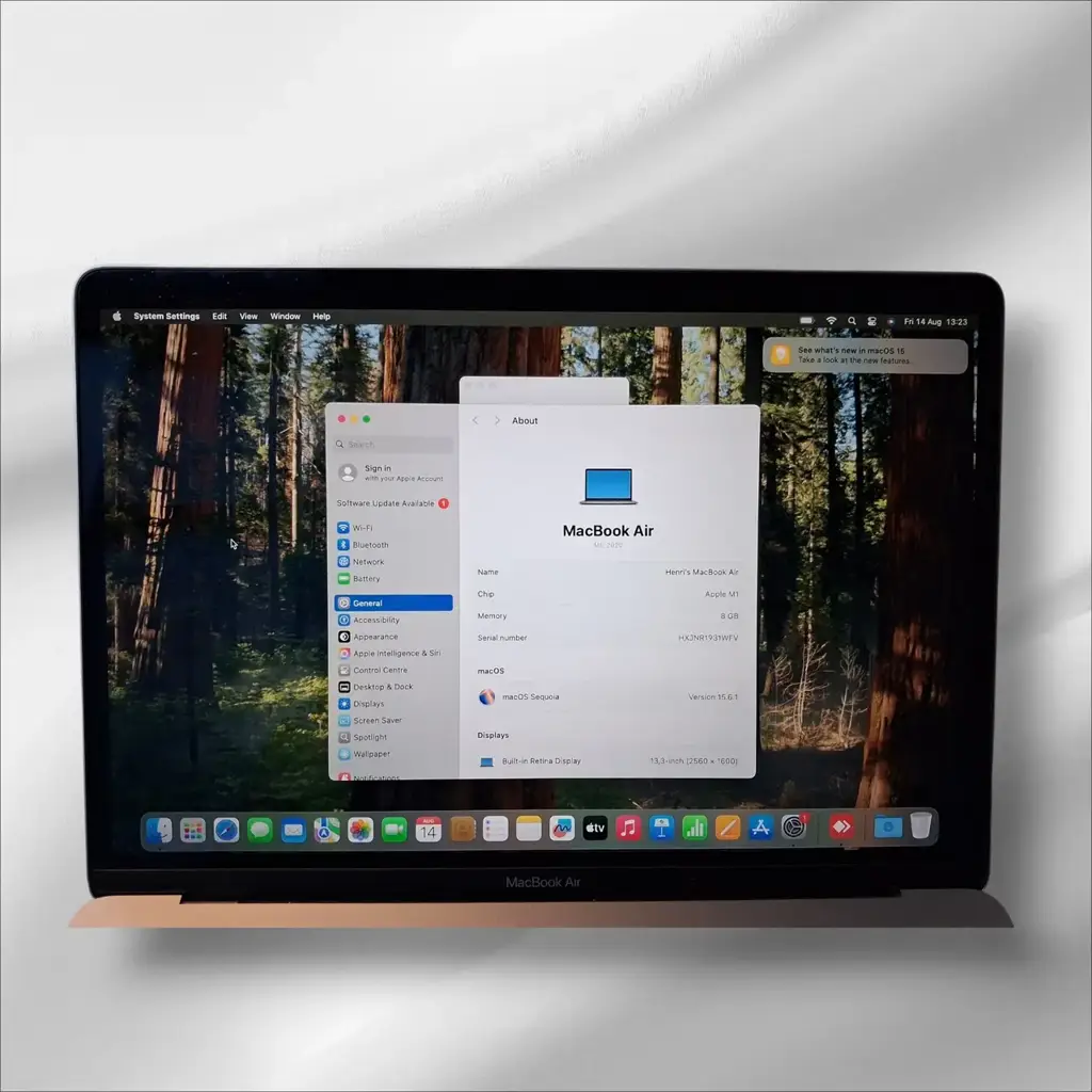 Macbook Air M1 (2020) - View 3