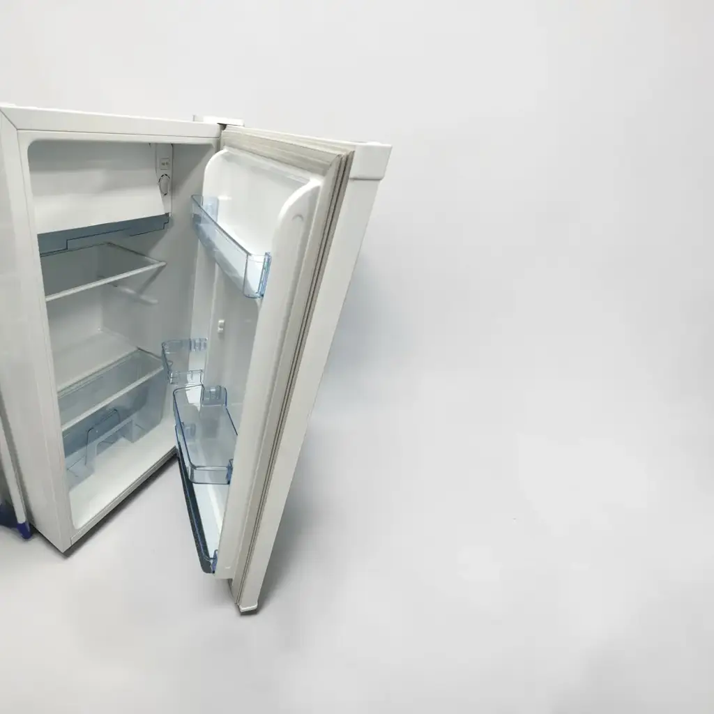Hisense H120rwh Bar Fridge - View 2