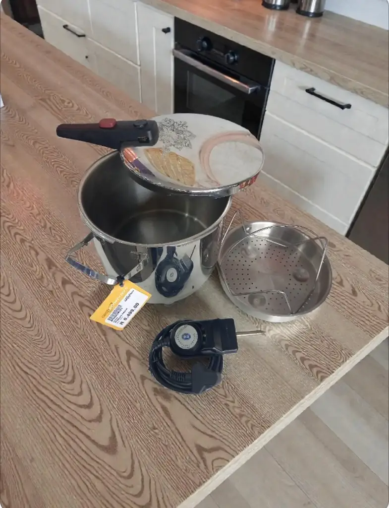 Amc 30Cm Electric Pressure Cooker - View 2