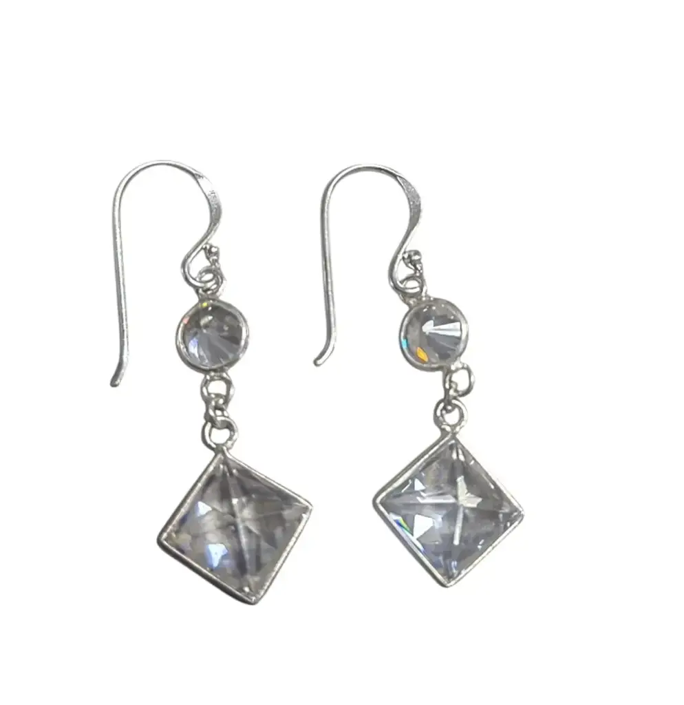 925 Sterling Silver Drop Earings With Diamond-Shaped Clear