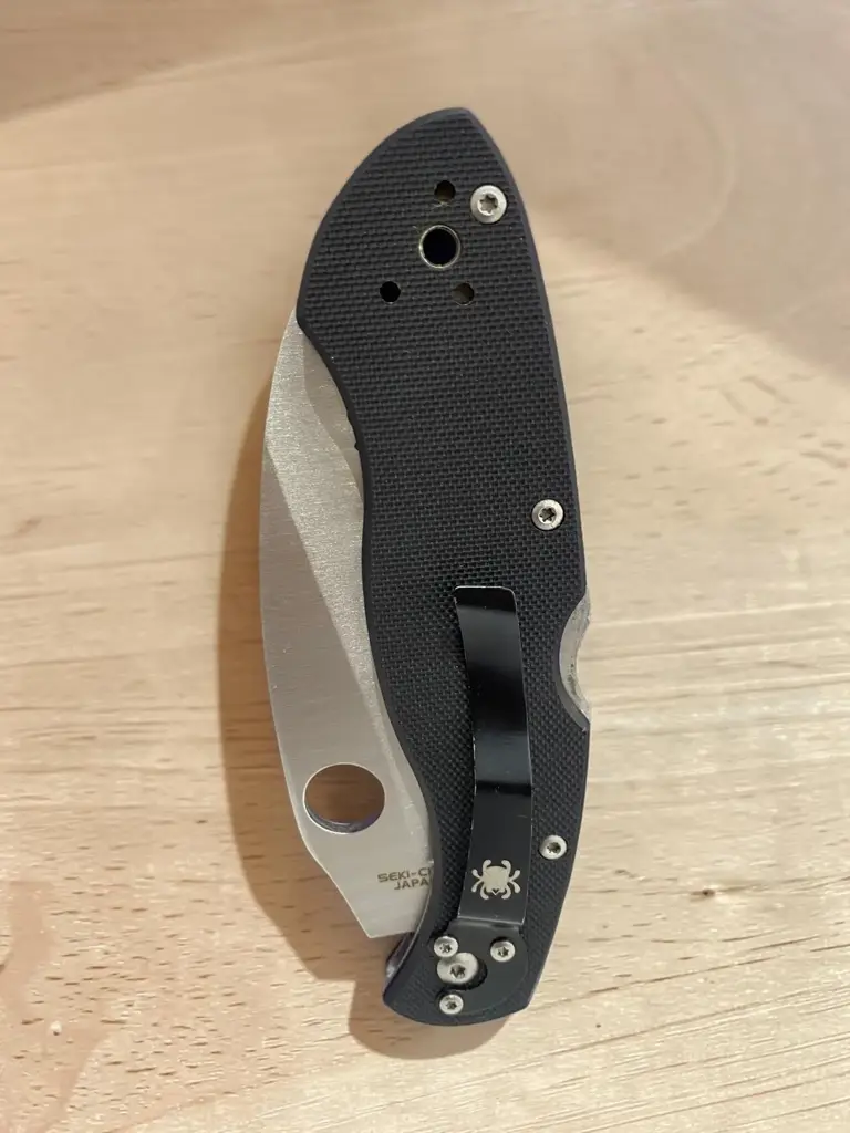 Spyderco Civilian Reverse "S" Hawkbill Blade. - View 2