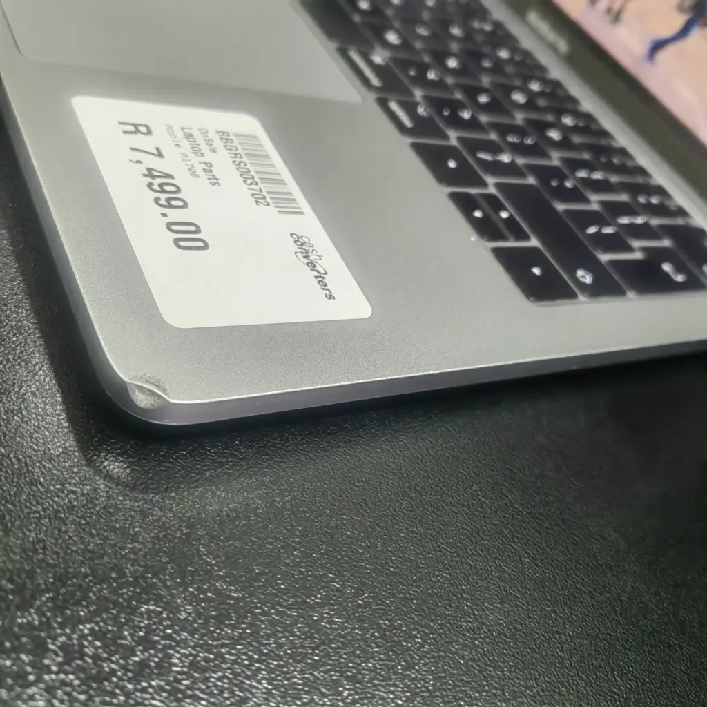 Apple Macbook Pro A1708 (Dual Core I5 ,128Gb Ssd,8Gb Ram) - View 3