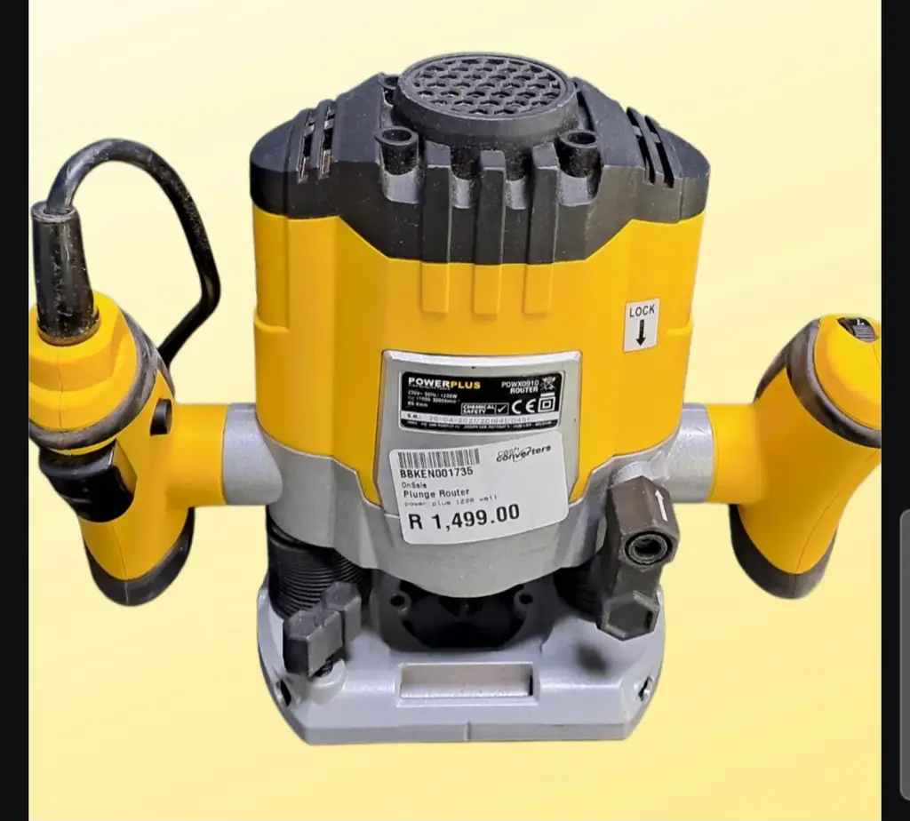 Power Plus 1200 W Plunge Router