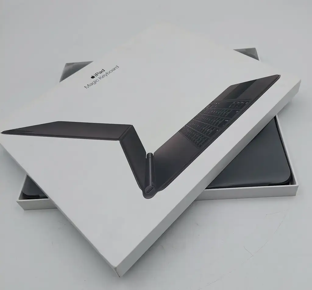 Apple Ipad 12.9" Ipad Pro Magic Keyboard - View 3
