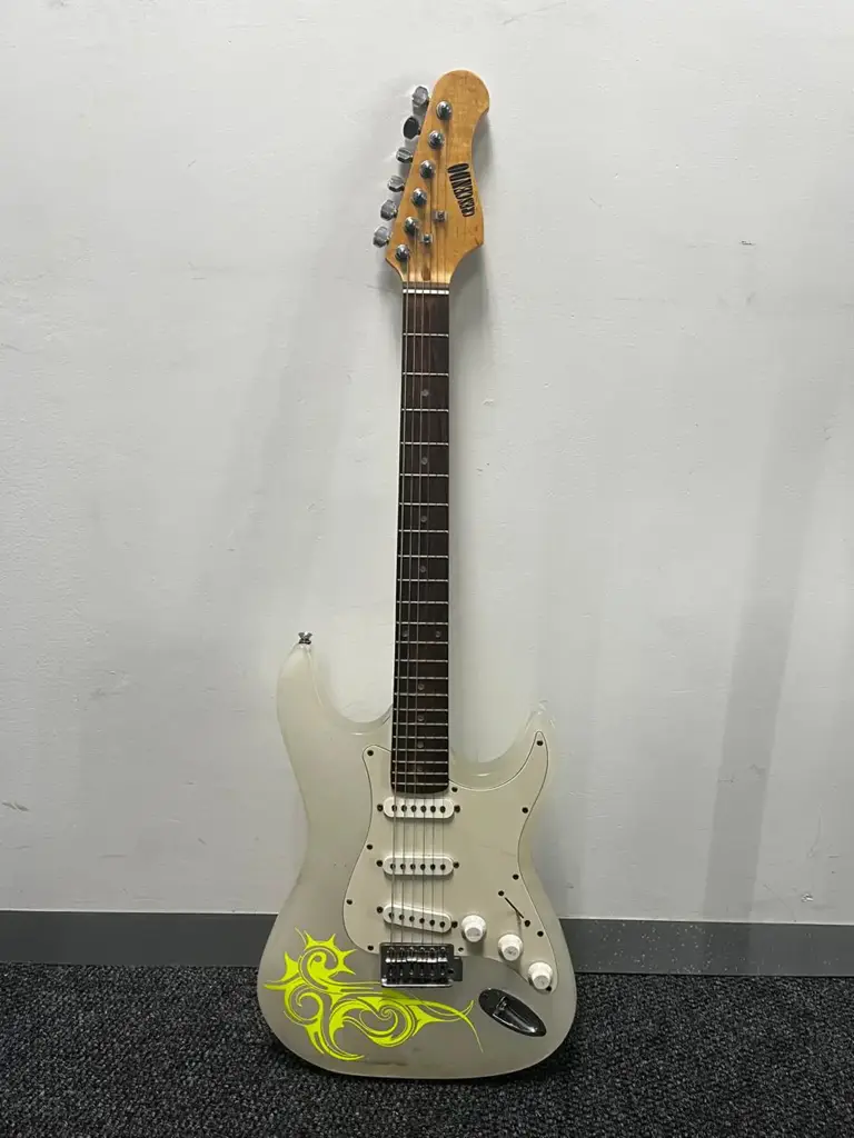 Crescendo Electric Guitar White 6 String