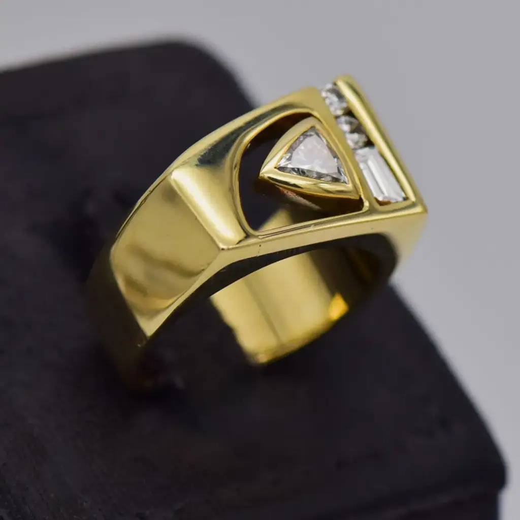 9ct Yellow Gold Men's Ring - View 2