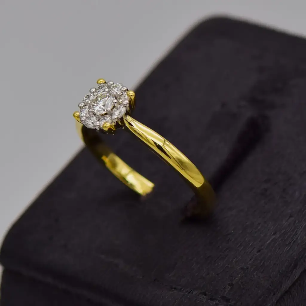 18ct Yellow Gold Cluster Ring - View 3
