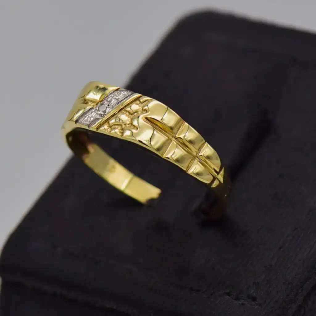 9ct Yellow Gold Men's Ring - View 3