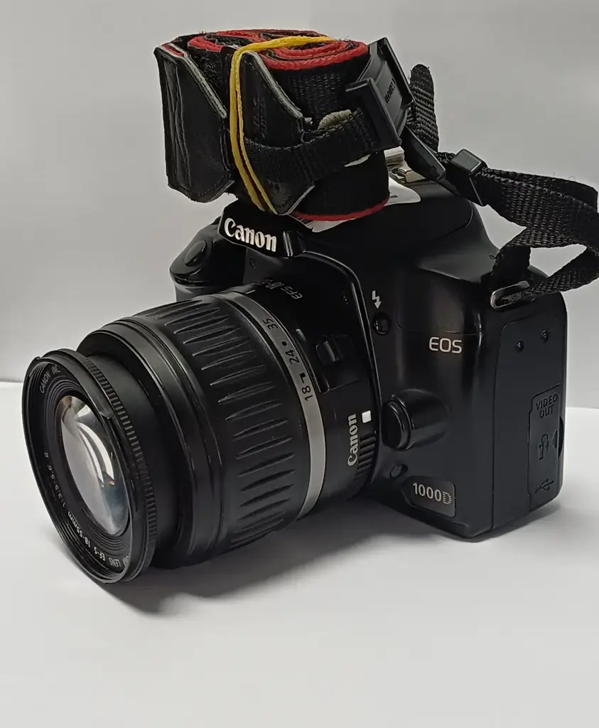 Canon 1000D Camera - View 2