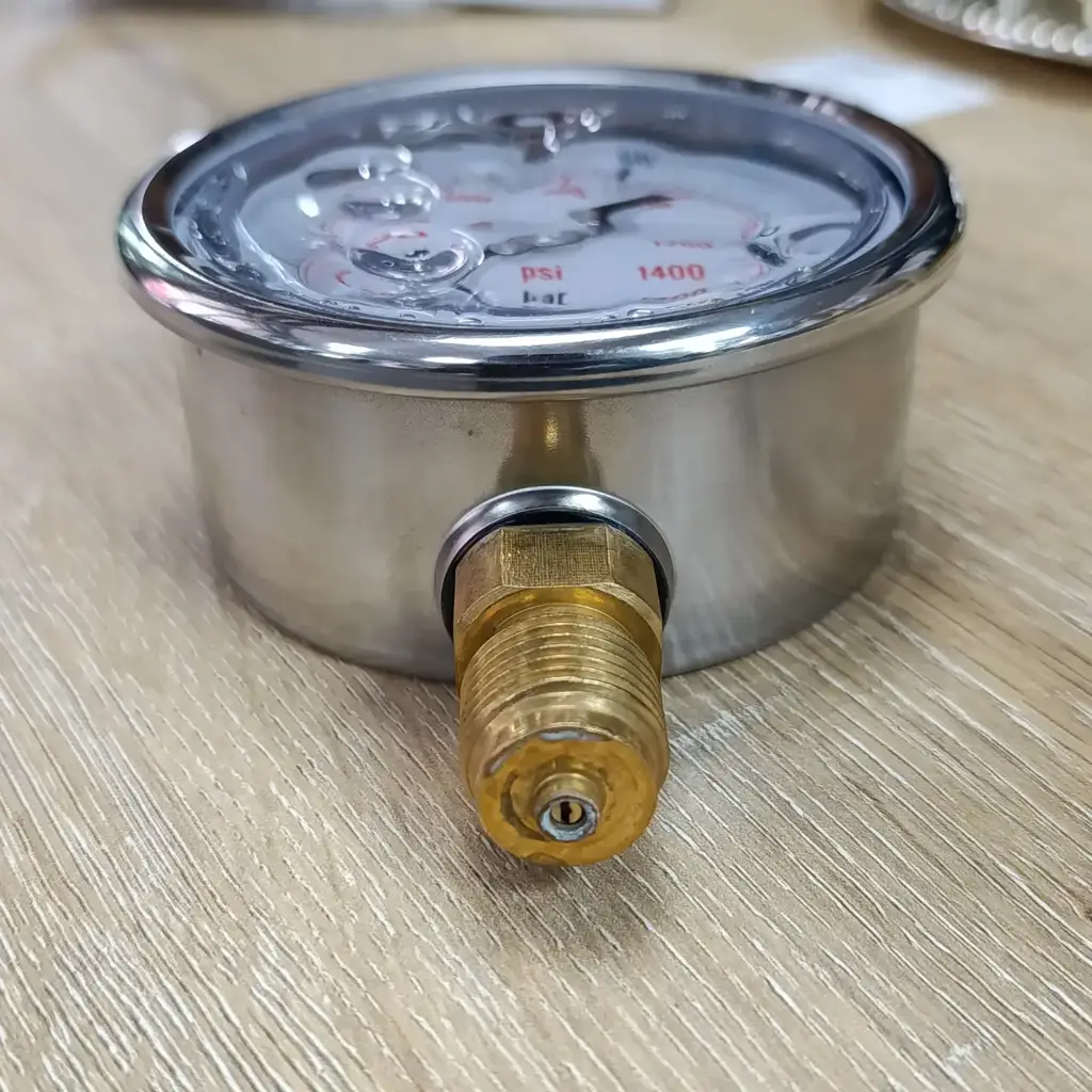 2.5" Pressure Gauge - Metric And Imperial Readings - View 2