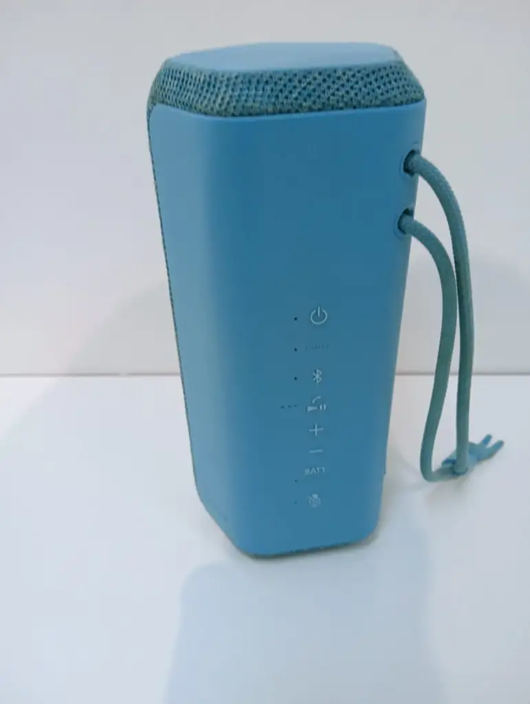 Sony Xe200 Bluetooth Speaker - View 3