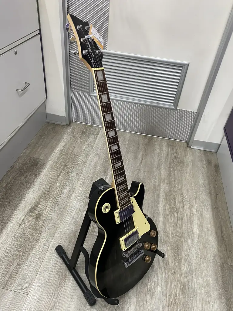 Palmer Pe-Lps (Les Paul Style) Electric Guitar. - View 3