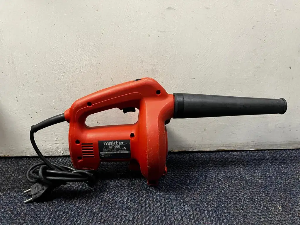 Maktec | Air Blower | Mt400 - View 2