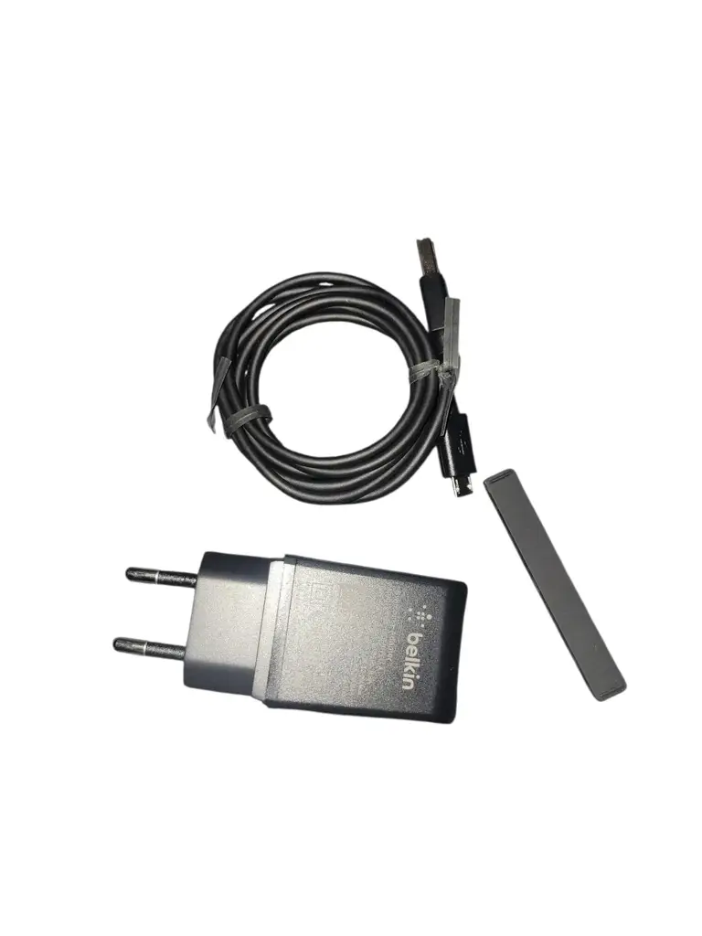 Belkin Boost Charge 10W Wireless Charger - View 3