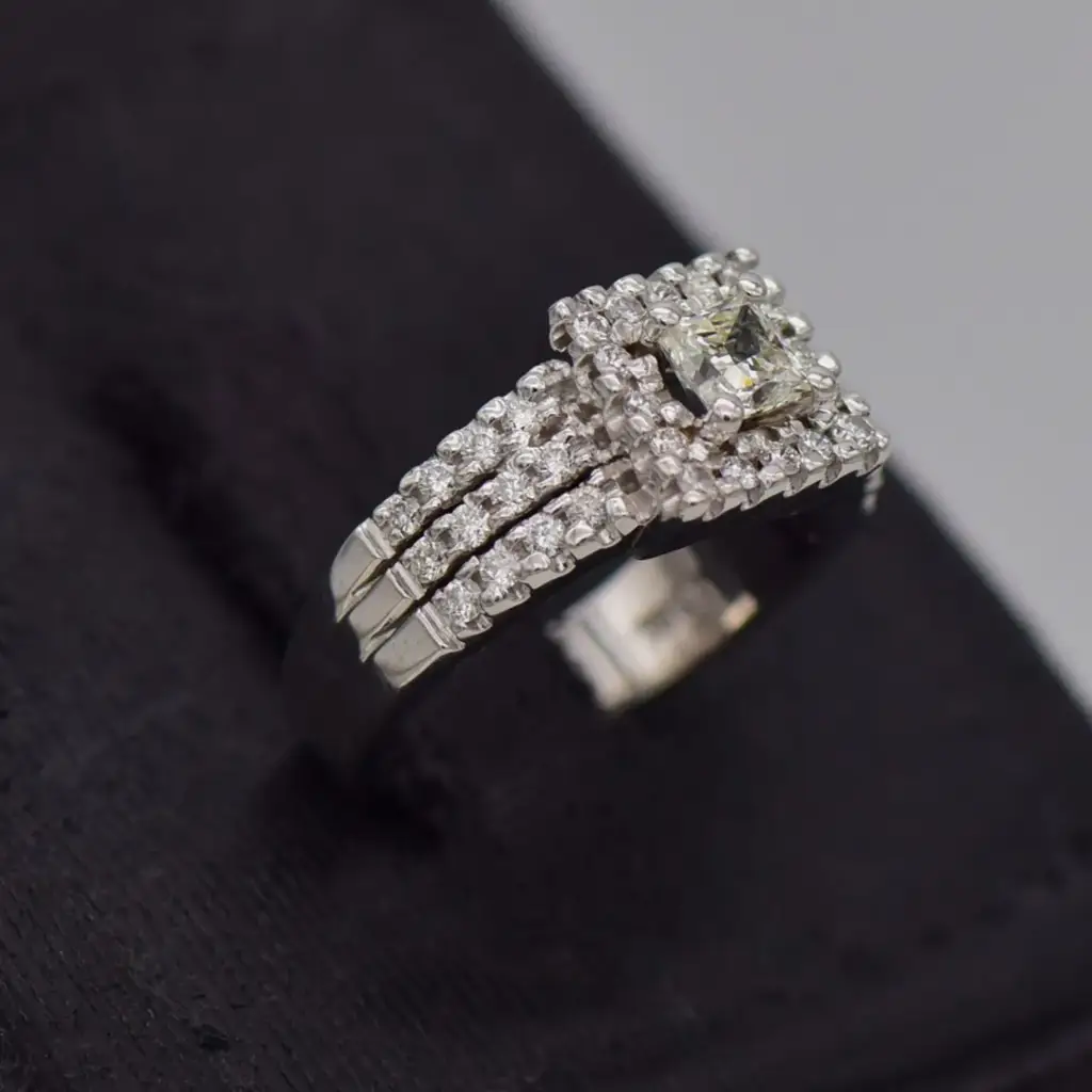 15ct White Gold Cluster Ring - View 2