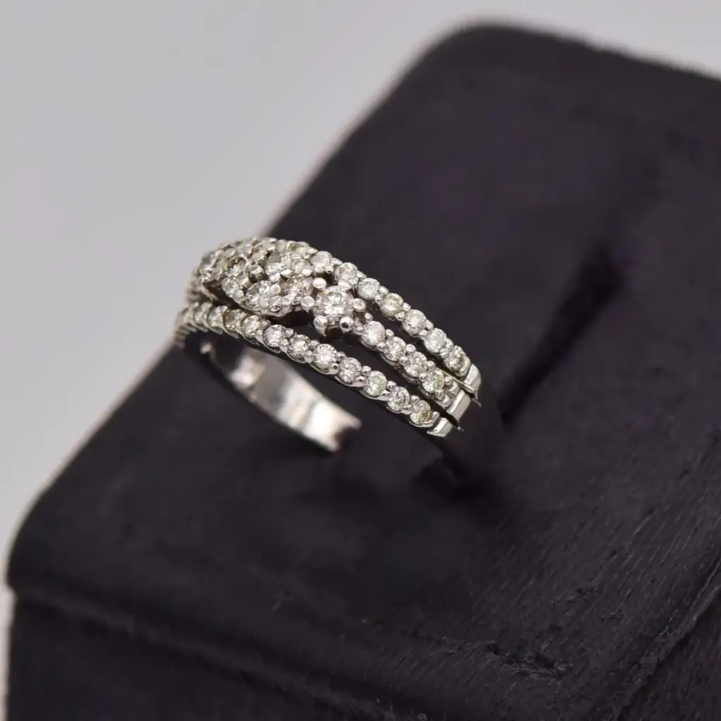 18ct White Gold Wedding Ring - View 3
