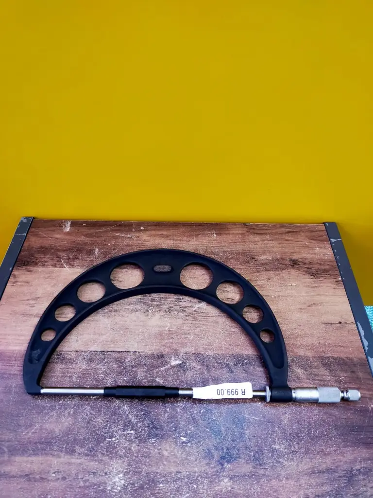 Starrett 200-225Mm Micrometer - View 2