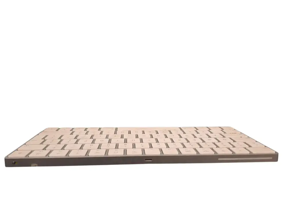 Apple Magic Keyboard (Usb-C) - View 3