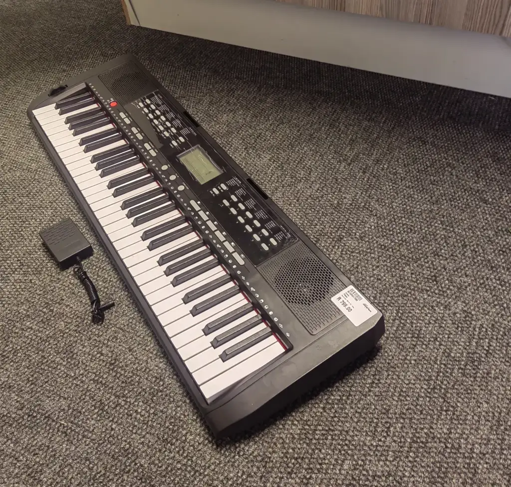 Sanchez 8610 61 Key Electronic Keyboard - View 4