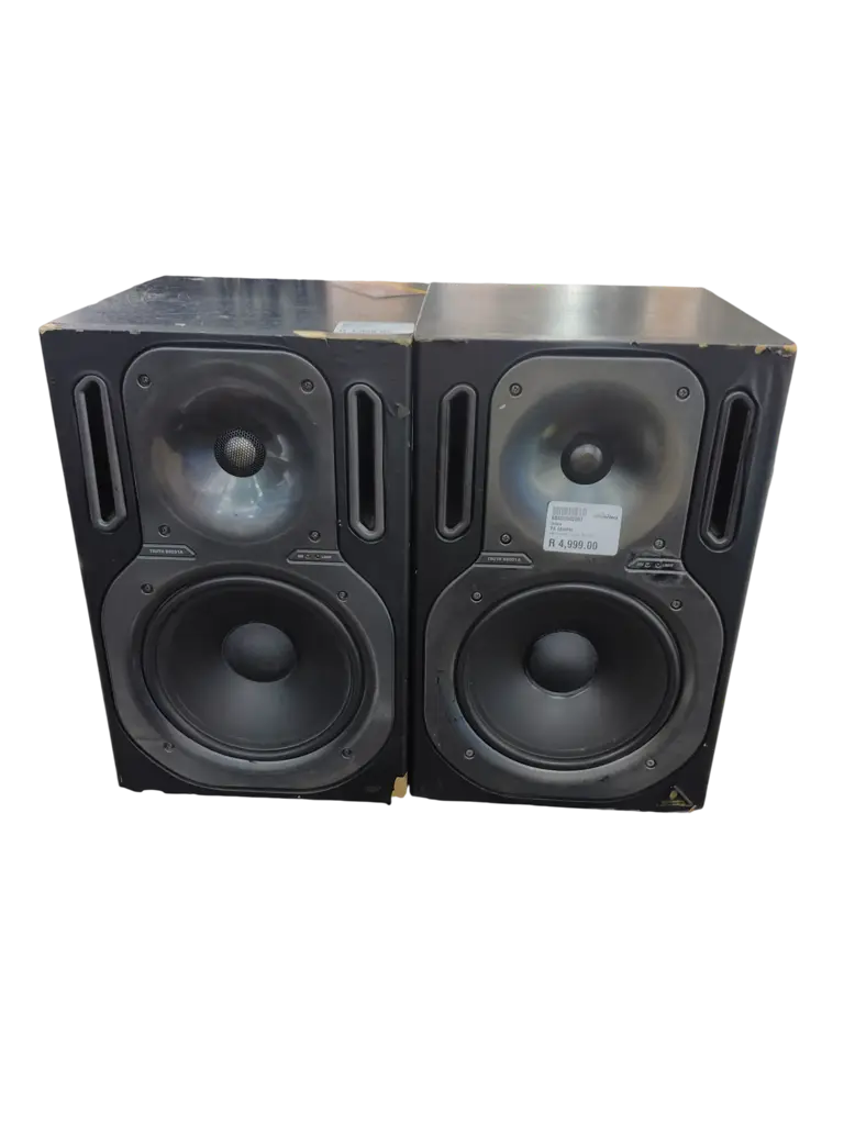 Behringer Truth B2031a