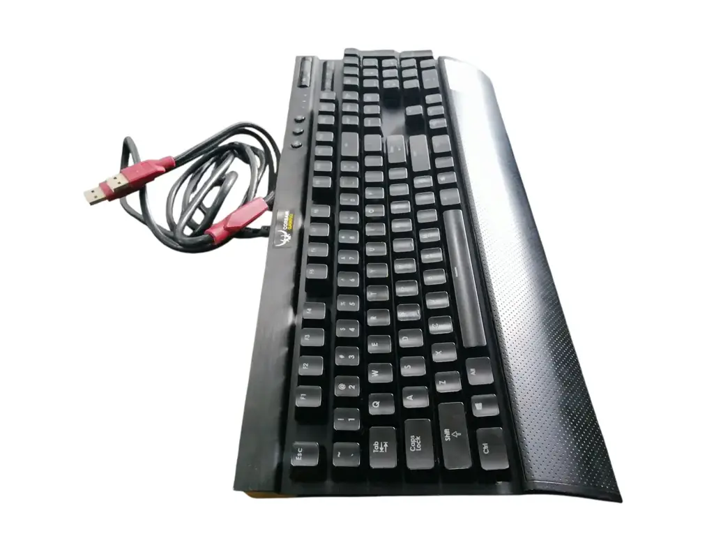 Corsair K70 Keyboard - View 3