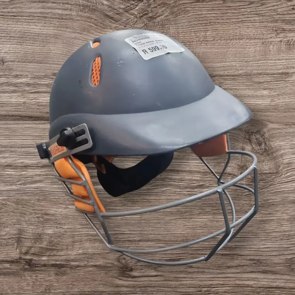 🏏 B & S Cricket Helmet (Medium)