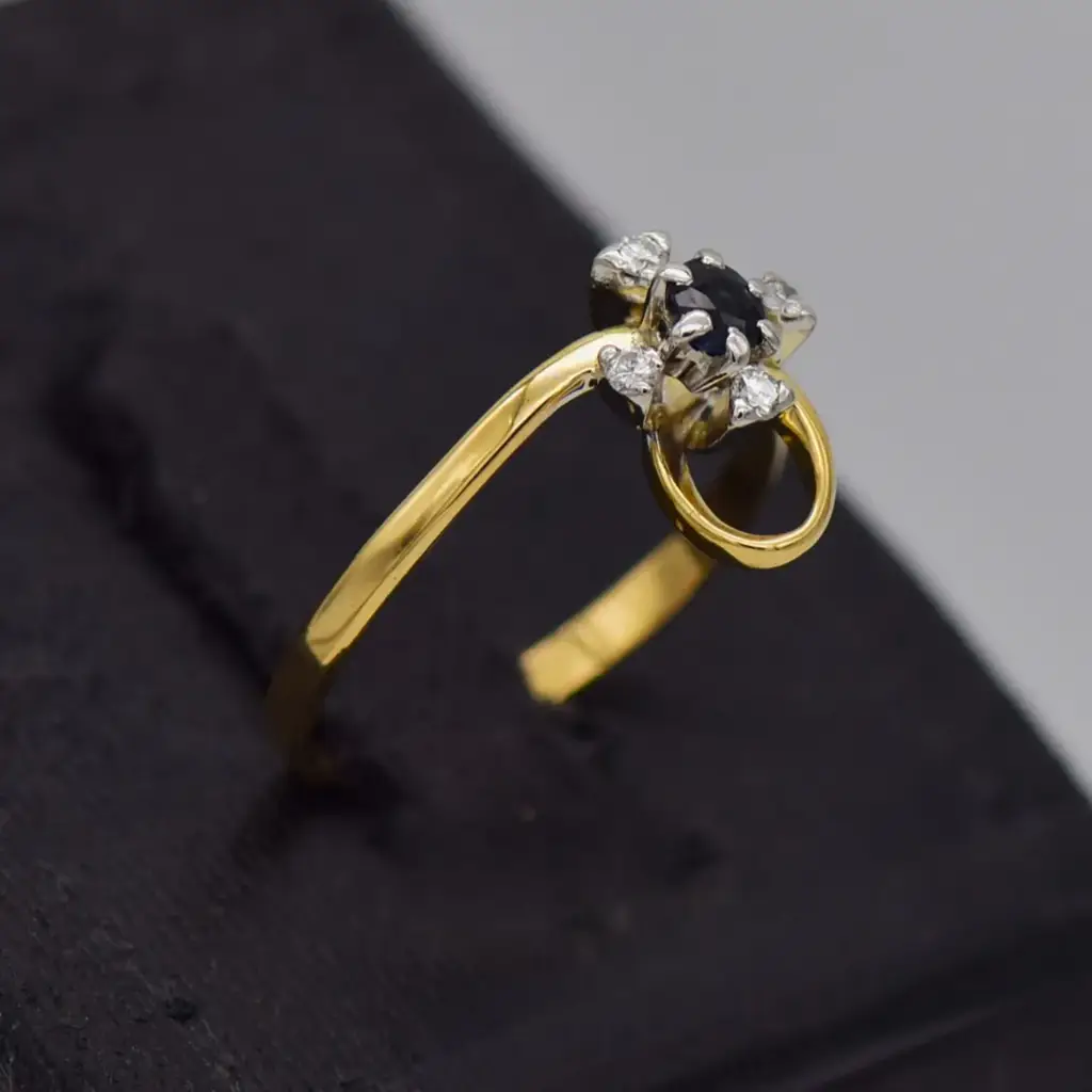 18ct Yellow Gold Dress Ring - View 2