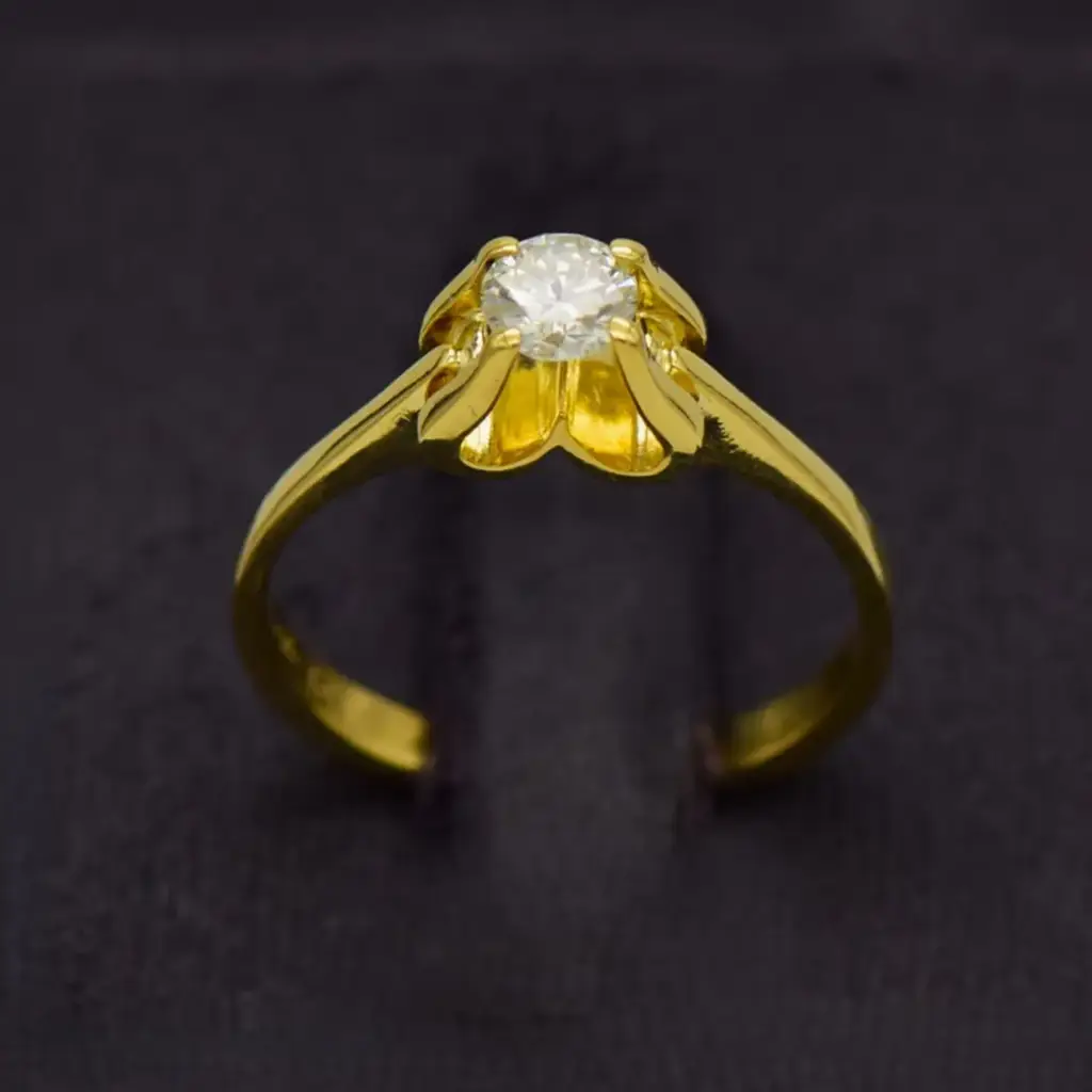 18ct Yellow Gold Solitaire Ring