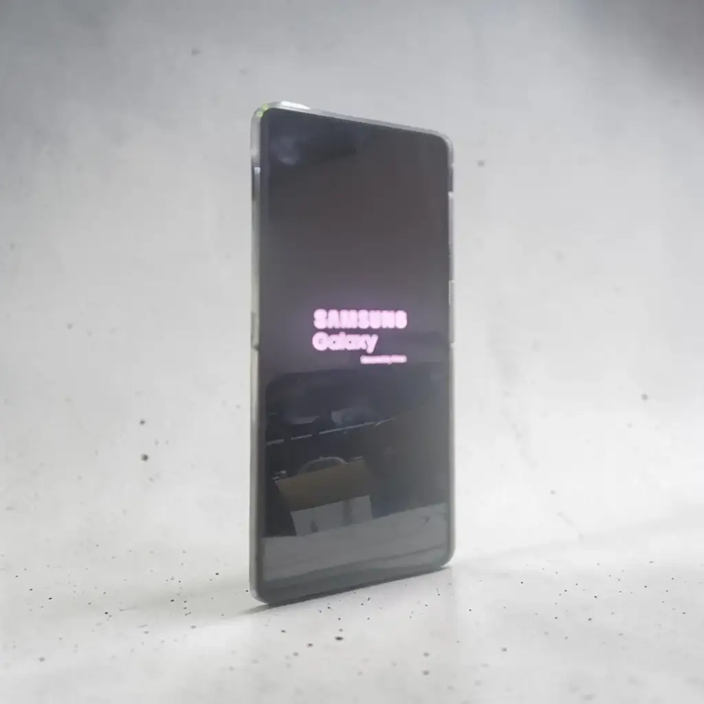 Samsung Galaxy Z Flip7 Mobile Phone