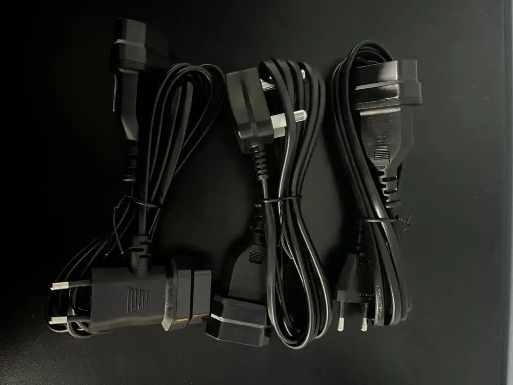 Switched Easy Cable Extender Daisy Chain Kit Euro Plug Extension 6M Total - View 2