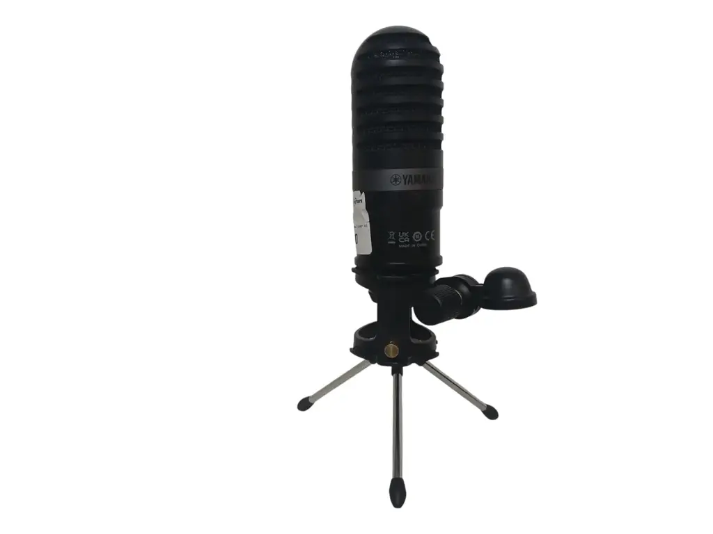 Yamaha Ag03mk2-Lspk Live Streaming Pack (Black) - View 2