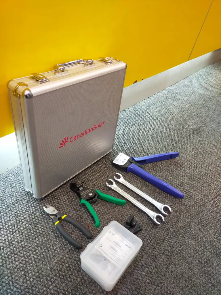 Canadian Solar Tool Set - View 3