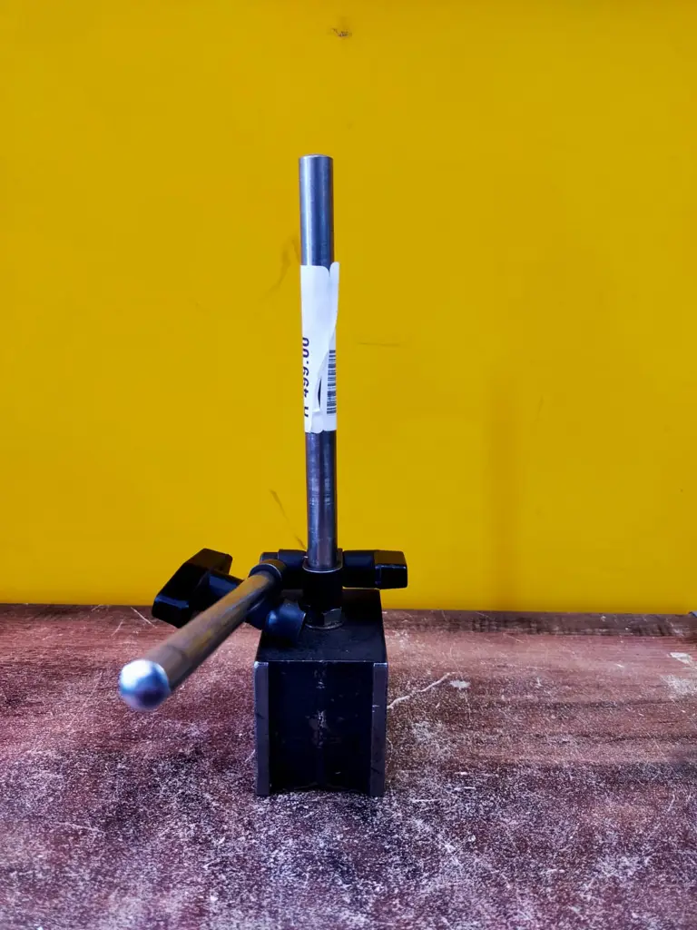 Magnetic Dial Stand - View 3