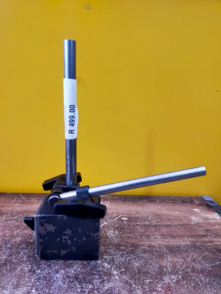 Magnetic Dial Stand - View 4