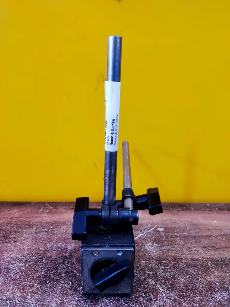 Magnetic Dial Stand - View 5