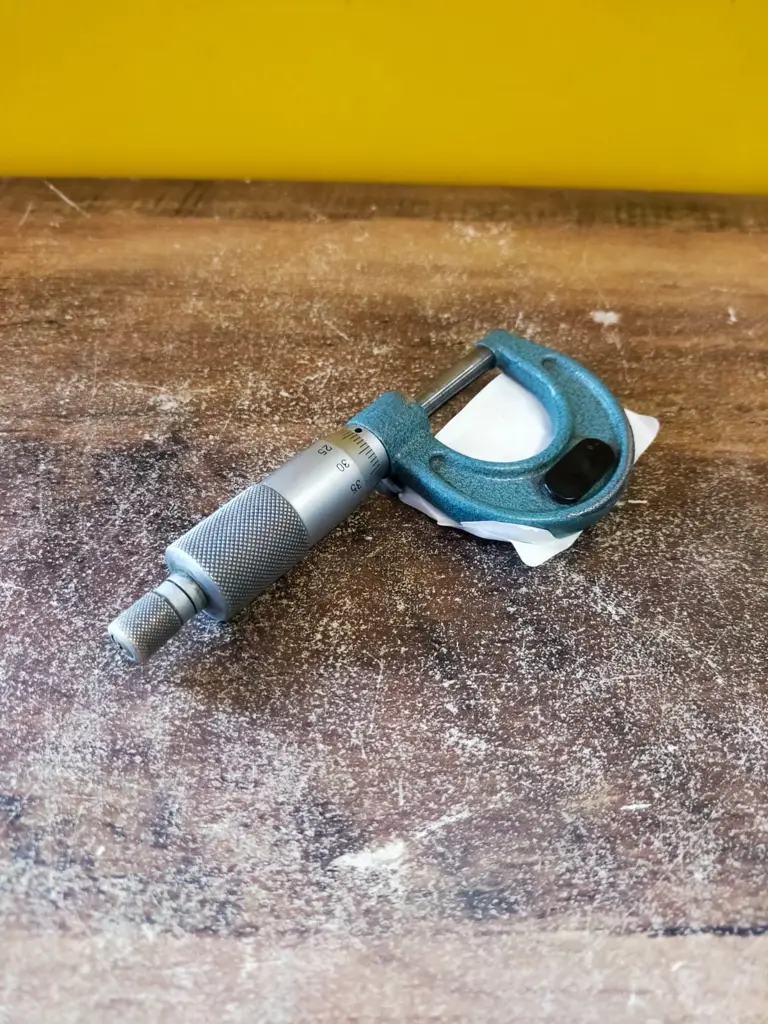 Mutitoyo 0-25Mm Micrometer - View 2