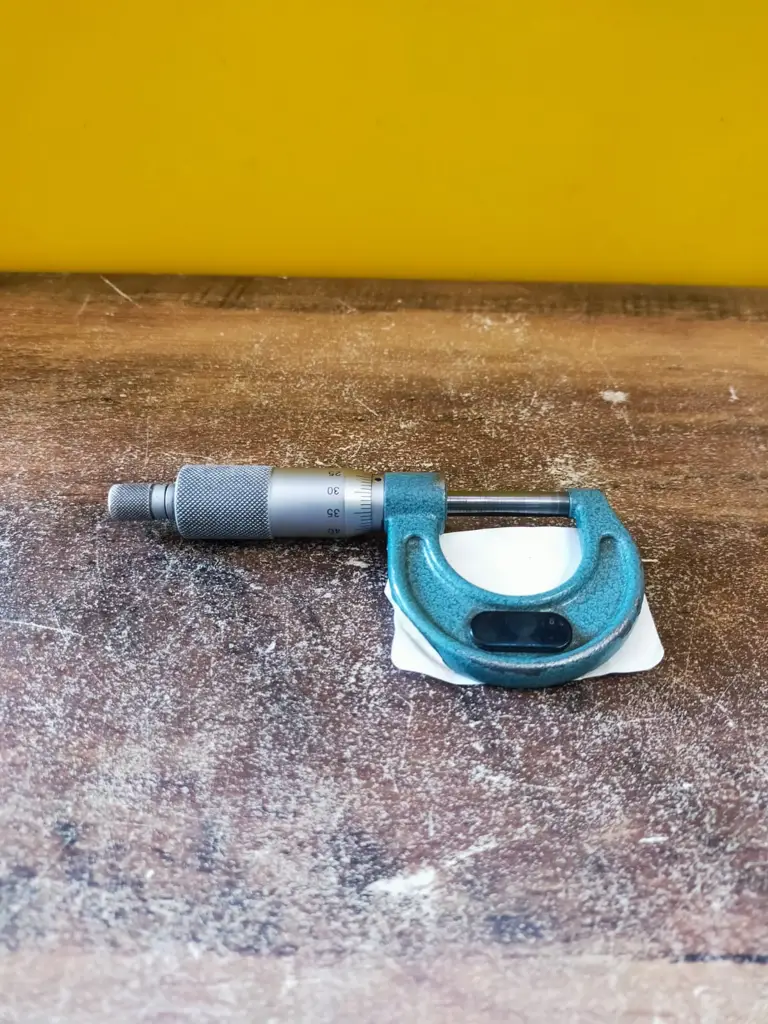 Mutitoyo 0-25Mm Micrometer - View 3