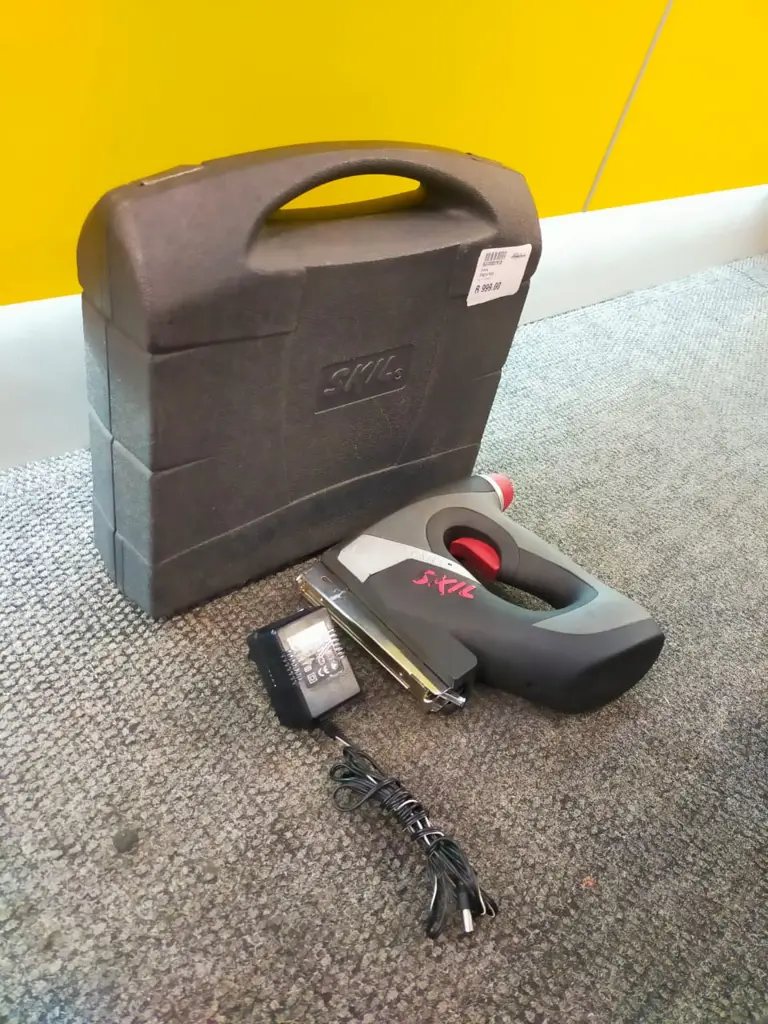 Skil 2100 Staple Gun - View 3