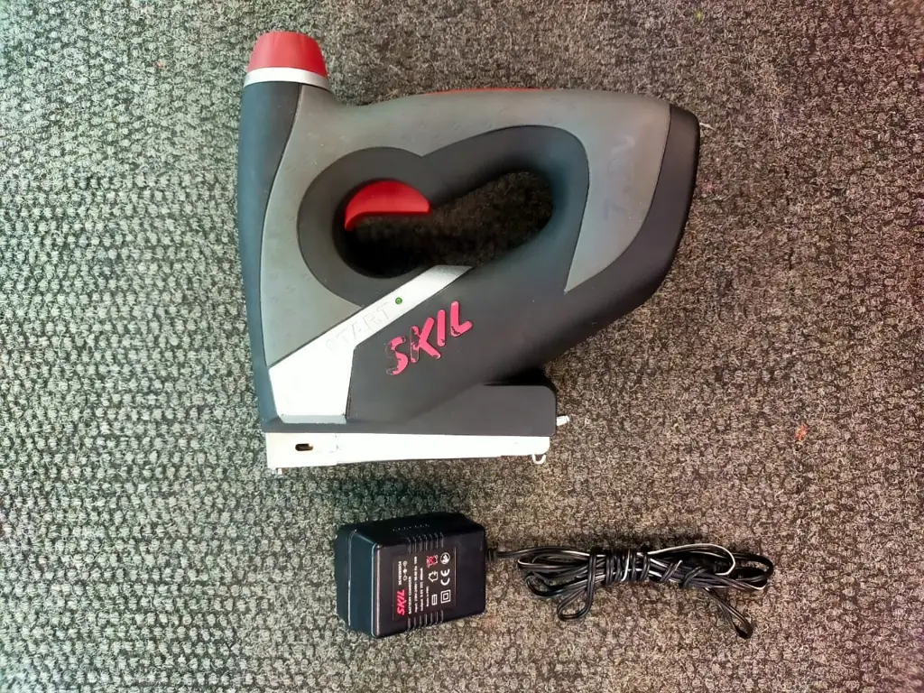 Skil 2100 Staple Gun - View 6