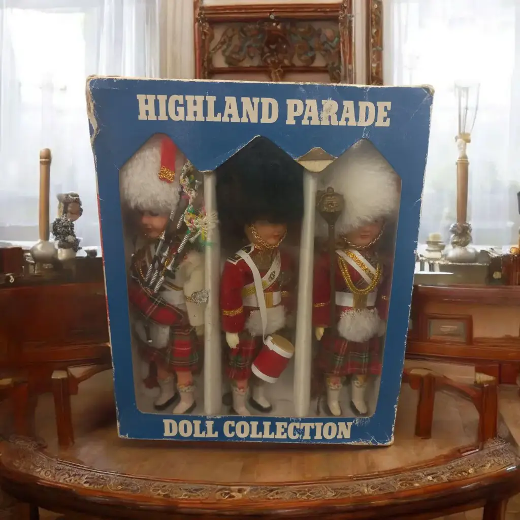 Highland Parade Souvenir Doll Collection (3 Pc) 6.5" Plastic -Pre Owned