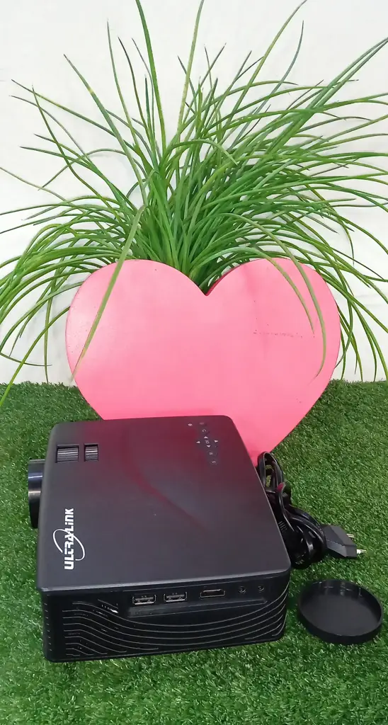 Ultralink Mini Led Projector - View 2